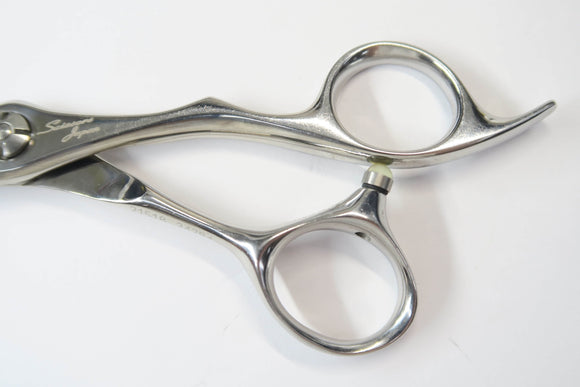 Cランク【SCISSORS JAPAN シザーズジャパン】 Q-ARA50%12Fi11 N セニング 美容師・理容師 5.7インチ 右利き 【中古】:H-12102