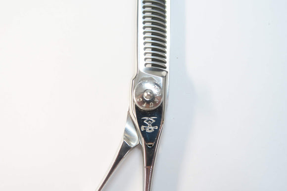 Cランク【ナルトシザー naruto scissors】 二梳きヘネシーラムールS31 セニング 美容師・理容師 6.0インチ 右利き 【中古】:H-12173