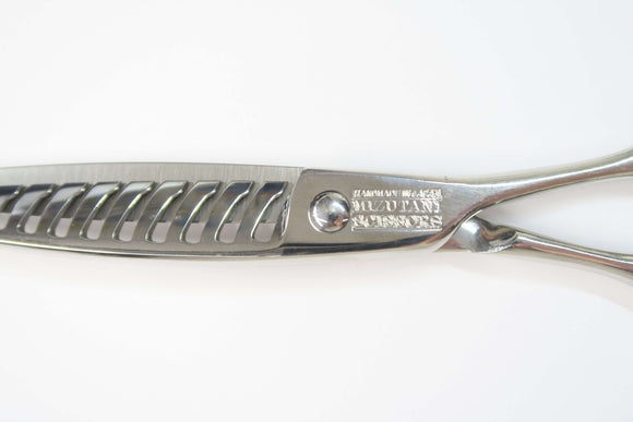 Cランク【MIZUTANI SCISSORS ミズタニシザーズ】 ACRO Acroleaf WIDE M-12 セニング 美容師・理容師 5.9インチ 右利き 【中古】:G-1875