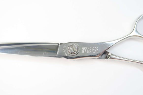 Bランク【柳生 YAGYU】 GHS625 覇王 GRAND HAOH シザー 美容師・理容師 6.25インチ 右利き 【中古】:H-11971