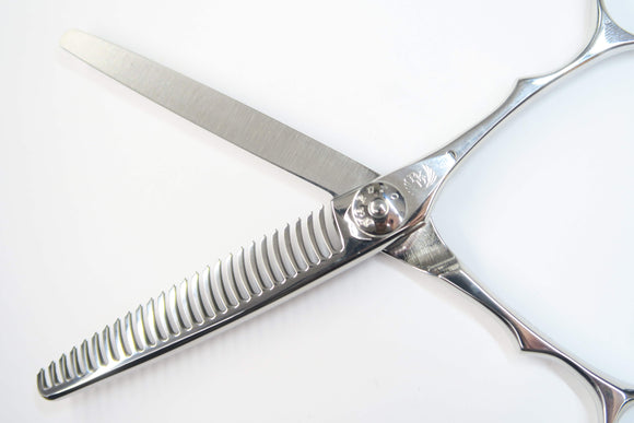 Bランク【ナルトシザー naruto scissors】 三梳きトラントS26 セニング 美容師・理容師 6.0インチ 右利き 【中古】:G-1732