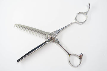 Cランク【ナルトシザー naruto scissors】 始皇帝 スーパーRK 二梳きヘネシーアンダーソン B21 セニング 美容師・理容師 6.0インチ 右利き 【中古】:H-11677