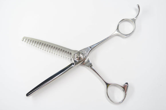 Cランク【ナルトシザー naruto scissors】 始皇帝 スーパーRK 二梳きヘネシーアンダーソン B21 セニング 美容師・理容師 6.0インチ 右利き 【中古】:H-11677