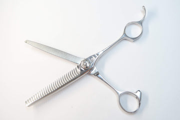 Cランク【ナルトシザー naruto scissors】 三梳きシーリングZ S27 セニング 美容師・理容師 6.2インチ 右利き 【中古】:H-11843