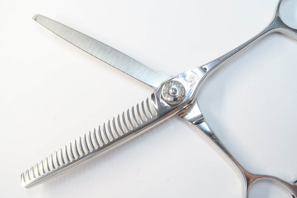 Cランク【ナルトシザー naruto scissors】 三梳きシーリングZ S27 セニング 美容師・理容師 6.2インチ 右利き 【中古】:H-11843