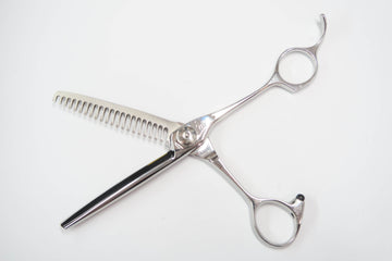 Cランク【ナルトシザー naruto scissors】 始皇帝 スーパーRK 二梳きヘネシーアンダーソン B21 セニング 美容師・理容師 6.0インチ 右利き 【中古】:H-11355