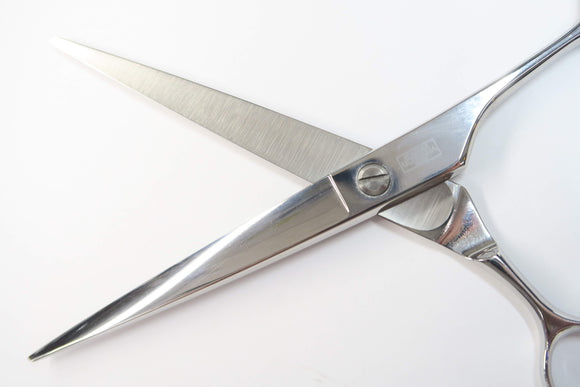 Cランク【シザーズ内山 scissors UCHIYAMA】 7.0 シザー 美容師・理容師 7.0インチ 右利き 【中古】:H-11525