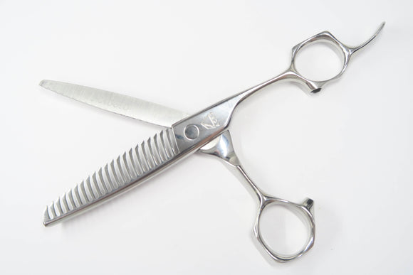 Cランク【MIZUTANI SCISSORS ミズタニシザーズ】 ACRO Acroleaf WIDE K-15 セニング 美容師・理容師 5.7インチ 右利き 【中古】:H-11665