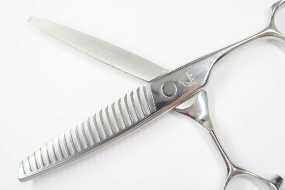 Cランク【MIZUTANI SCISSORS ミズタニシザーズ】 ACRO Acroleaf WIDE K-15 セニング 美容師・理容師 5.7インチ 右利き 【中古】:H-11665