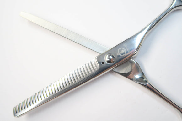 Cランク【MIZUTANI SCISSORS ミズタニシザーズ】  セニング 美容師・理容師 5.6インチ 右利き 【中古】:H-11860
