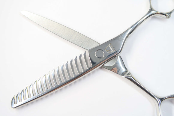 Cランク【MIZUTANI SCISSORS ミズタニシザーズ】 ACRO Acroleaf WIDE M-25 セニング 美容師・理容師 5.9インチ 右利き 【中古】:H-11864