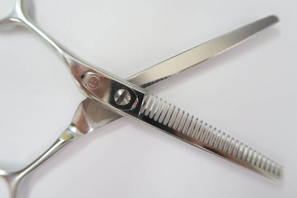 Cランク【サイキシザー SAIKI scissors】 30 セニング 美容師・理容師 5.9インチ 左利き 【中古】:H-8374