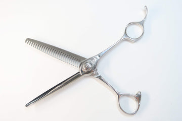 Cランク【ナルトシザー naruto scissors】 三梳きスラストゆうB27 セニング 美容師・理容師 6.1インチ 右利き 【中古】:H-12206 - 0