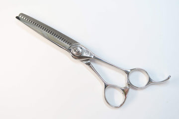Cランク【ナルトシザー naruto scissors】 三梳きスラストゆうB27 セニング 美容師・理容師 6.1インチ 右利き 【中古】:H-12206