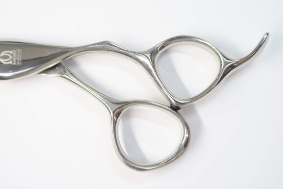 Bランク【MIZUTANI SCISSORS ミズタニシザーズ】 BLACK-SMITH Fit PUFFIN シザー 美容師・理容師 6.8インチ 右利き 【中古】:G-1878