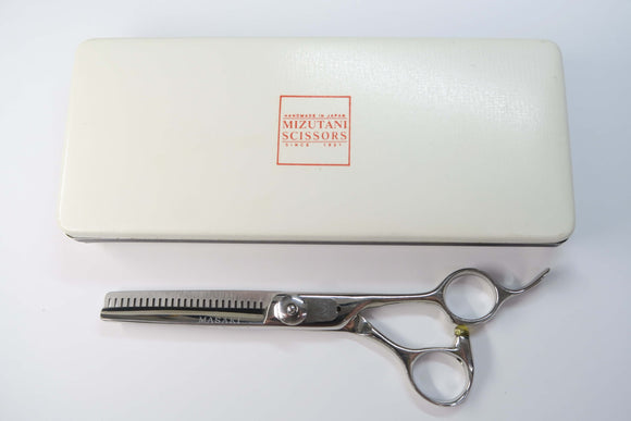 Cランク【MIZUTANI SCISSORS ミズタニシザーズ】 BLACK-SMITH セニング 美容師・理容師 6.0インチ 右利き 【中古】:G-1876