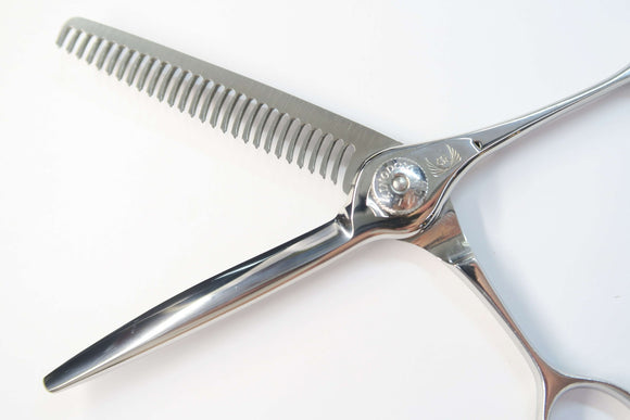 Bランク【ナルトシザー naruto scissors】 RK三梳きヘネシーイタリック・B27 セニング 美容師・理容師 6.1インチ 右利き 【中古】:G-1884