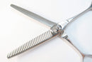 Cランク【ナルトシザー naruto scissors】 三梳きシーリングZ S27 セニング 美容師・理容師 6.0インチ 右利き 【中古】:H-12204-5