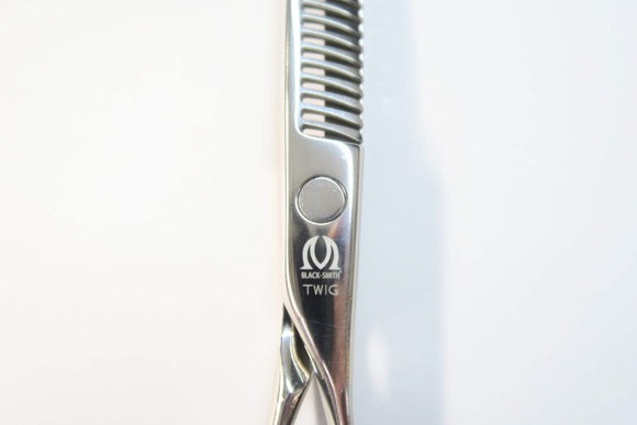 Bランク【MIZUTANI SCISSORS ミズタニシザーズ】 BLACK-SMITH TWIG THINNING 15 セニング 美容師・理容師 5.6インチ 右利き 【中古】:H-12188
