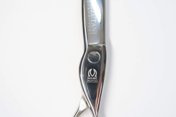 Bランク【MIZUTANI SCISSORS ミズタニシザーズ】 BLACK-SMITH Fit PUFFIN シザー 美容師・理容師 6.8インチ 右利き 【中古】:G-1878