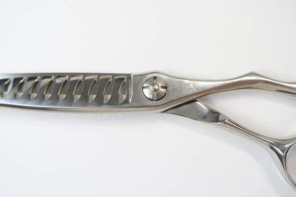 Cランク【SCISSORS JAPAN シザーズジャパン】 Q-ARA50%12Fi11 N セニング 美容師・理容師 5.7インチ 右利き 【中古】:H-12102