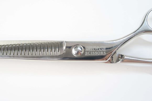 Cランク【MIZUTANI SCISSORS ミズタニシザーズ】 BLACK-SMITH セニング 美容師・理容師 6.0インチ 右利き 【中古】:G-1876