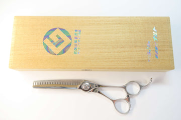 Bランク【ナルトシザー naruto scissors】 RK三梳きヘネシーイタリック・B27 セニング 美容師・理容師 6.1インチ 右利き 【中古】:G-1884
