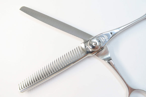 Cランク【ナルトシザー naruto scissors】 二梳きヘネシーラムールS31 セニング 美容師・理容師 6.0インチ 右利き 【中古】:H-12173