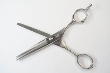 Cランク【MIZUTANI SCISSORS ミズタニシザーズ】  セニング 美容師・理容師 6.0インチ 右利き 【中古】:H-12103 - 0