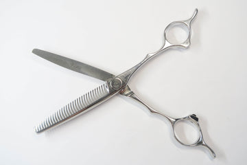 Cランク【ナルトシザー naruto scissors】 レオヴィスタ MTS30G セニング 美容師・理容師 5.7インチ 右利き 【中古】:H-12109 - 0