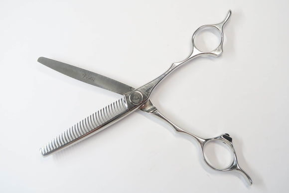 Cランク【ナルトシザー naruto scissors】 レオヴィスタ MTS30G セニング 美容師・理容師 5.7インチ 右利き 【中古】:H-12109